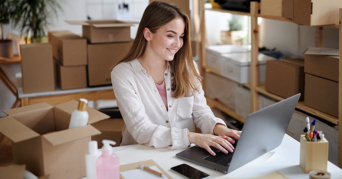 Người bán hàng online tại nhà